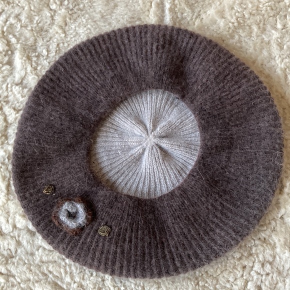 Guy Laroche Studio wool/angora blend beret. In excellent condition. - Picture 2 of 6
